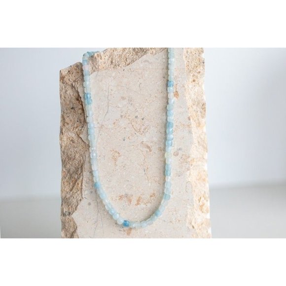 Aquamarine Gemstone Necklace with gold toggle clasp and removeable baroque pearl - Picture 6 of 14